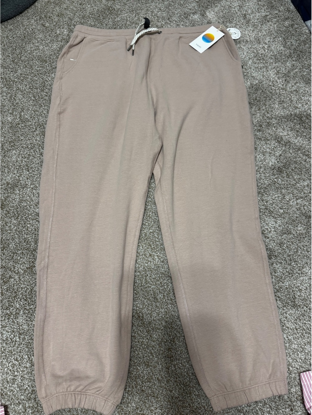 NWT Vuori Women’s Jogger Pants XXL Dovetail Beige Drawstring Performance $84
